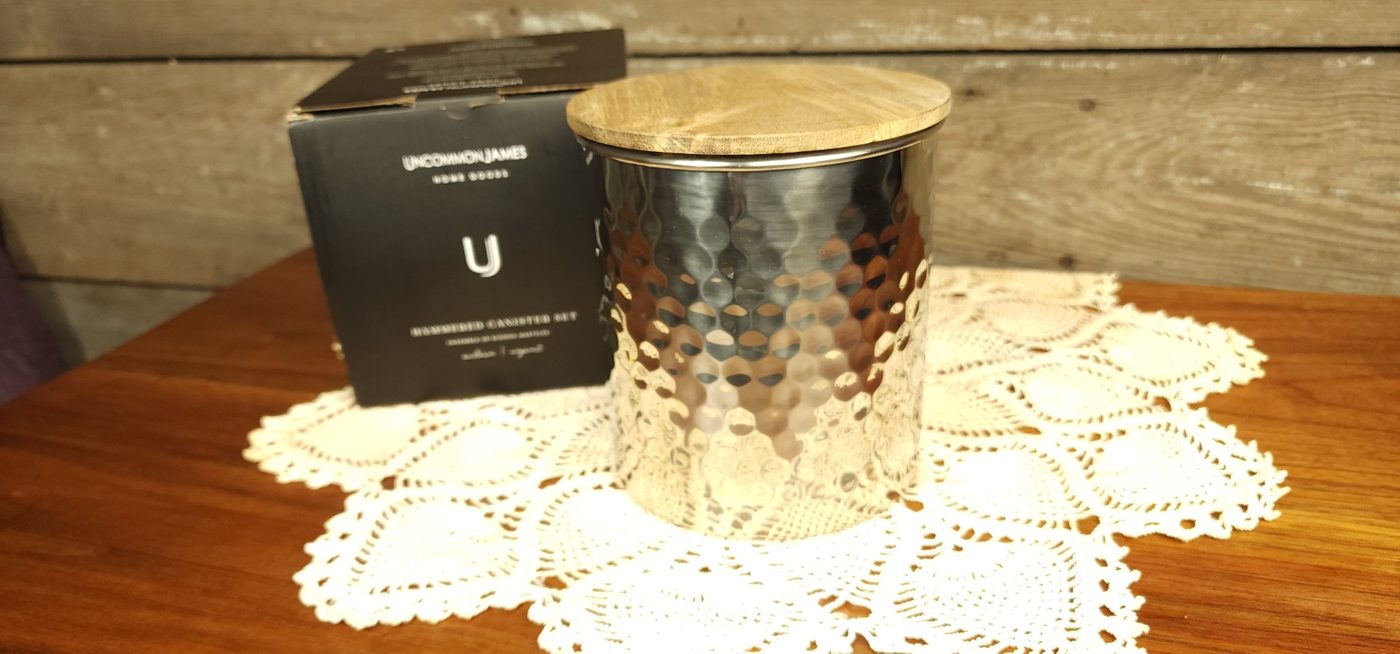 Canister close-up photo
